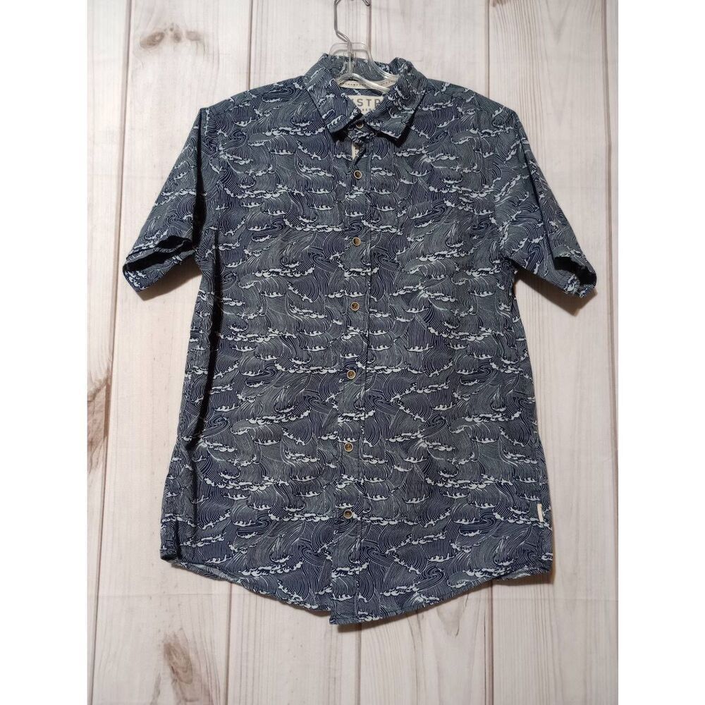 VSTR Shirt Men's Small Navy Waves Short Sleeve Button Front